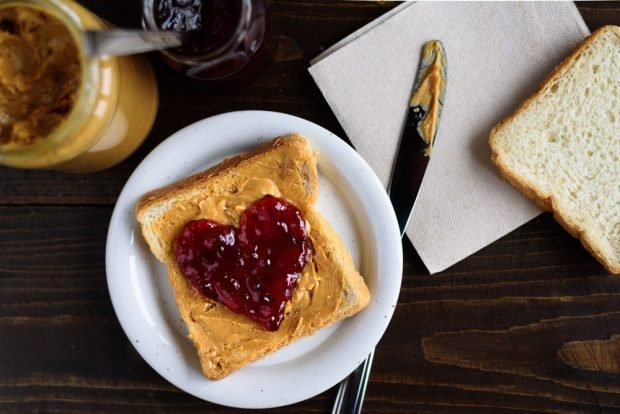 Isabella grape jam without sterilization