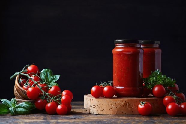 Tomato soup for winter in cans