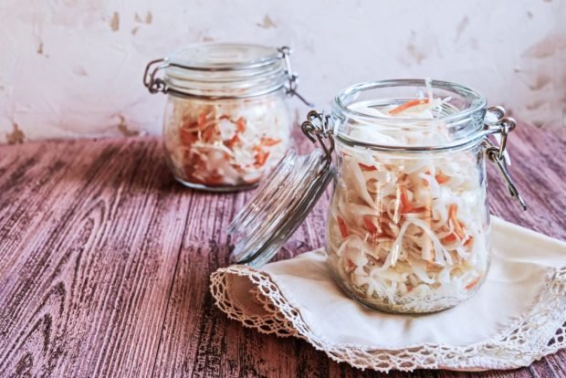 Early cabbage salad for winter