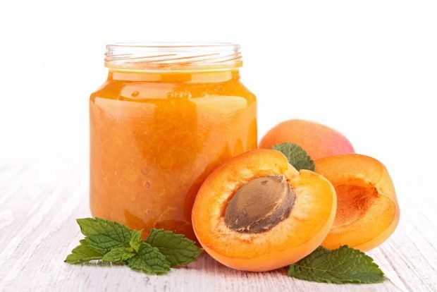 Apricot jam-five minutes – a simple and delicious recipe, how to cook step by step