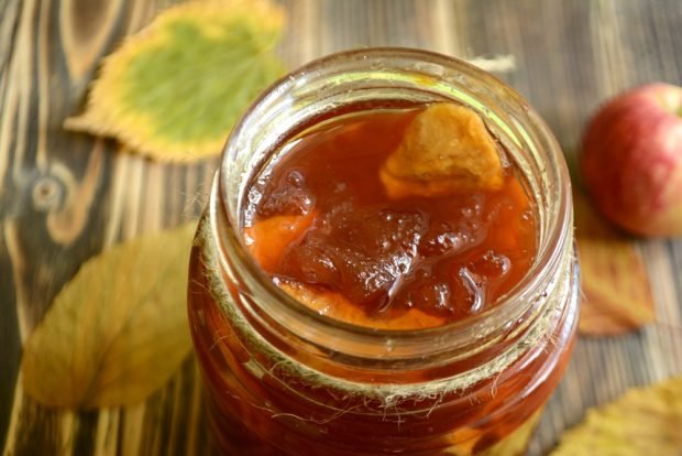 Apple jam in a slow cooker is a simple and delicious recipe, how to cook step by step