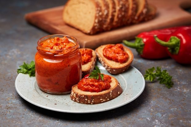 Baked pepper and eggplant aivar for winter