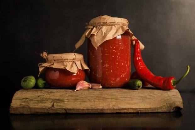 Adjika of tomatoes and garlic with hot pepper