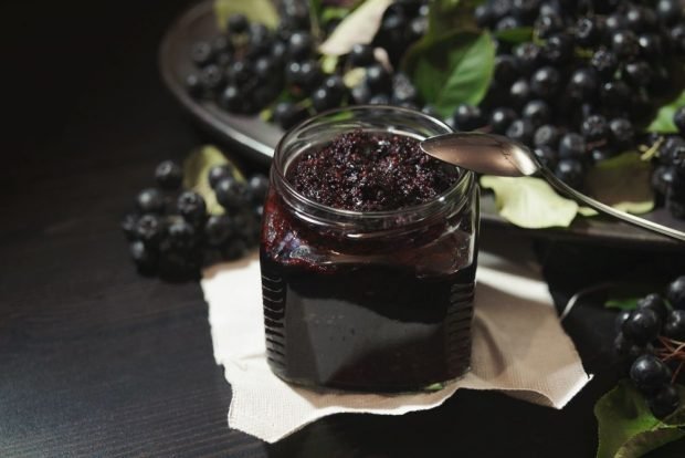 Chokeberry jam with cherry leaf – a simple and delicious recipe, how to cook step by step