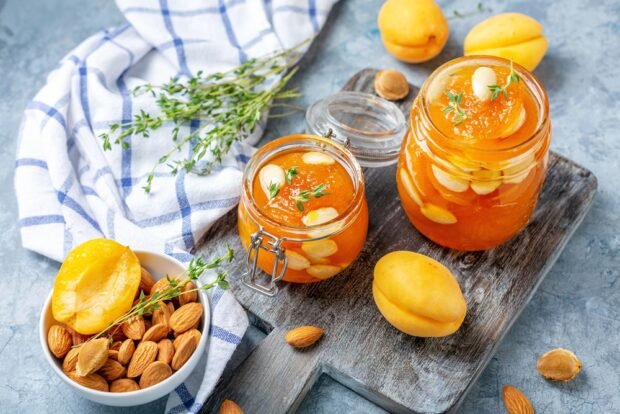 Apricot jam with almonds