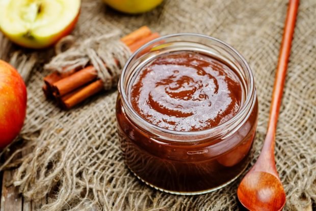 Puree of apples and chokeberry for winter