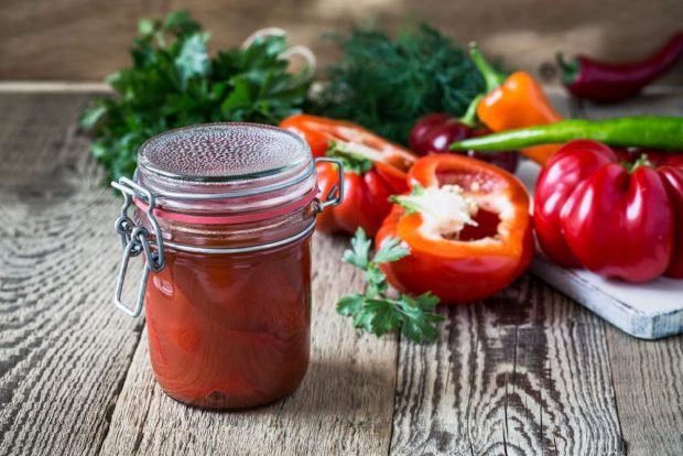 Sweet pepper in tomato juice for winter