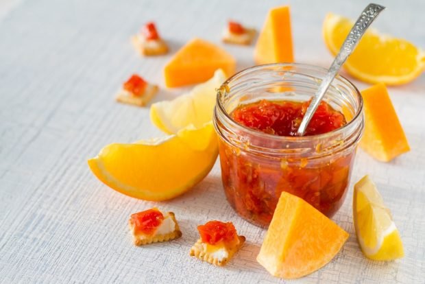 Pumpkin jam with dried apricots and orange