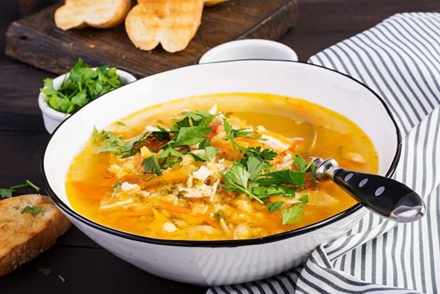 Chicken soup with lentils