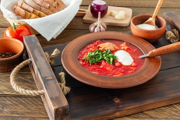 Borscht with chicken and sauerkraut