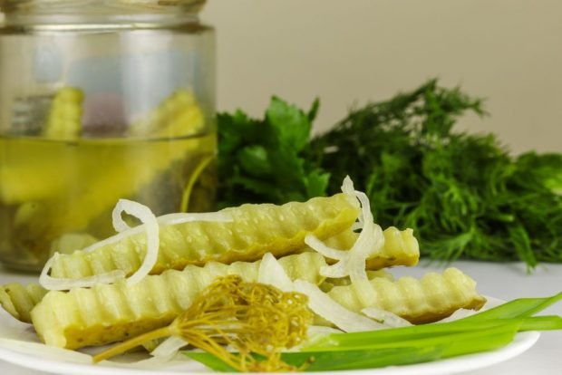 Cucumber salad with onion and garlic for winter 