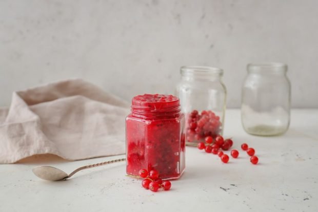 Red currant tkemali for winter