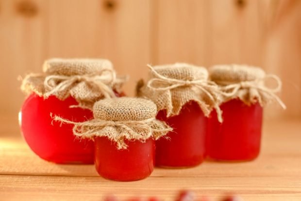 Red currant and raspberry jelly 