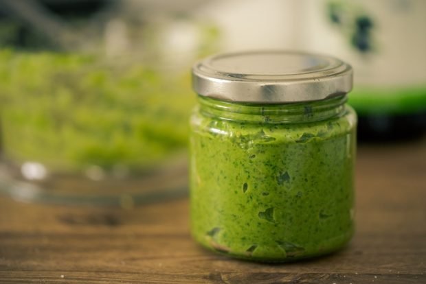 Parsley pesto for winter