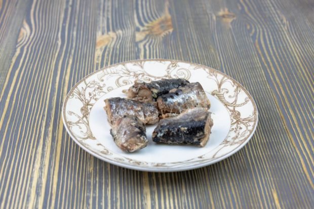 Canned mackerel in oil is a simple and delicious recipe, how to cook step by step