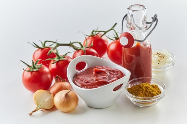 Homemade tomato ketchup for winter through a meat grinder 