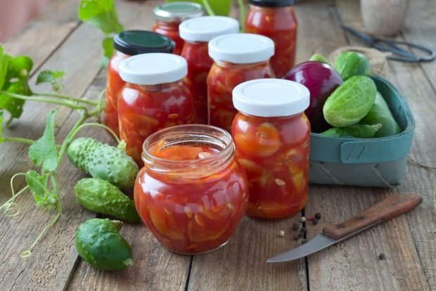 Cucumber lecho with tomatoes and bell pepper for winter 