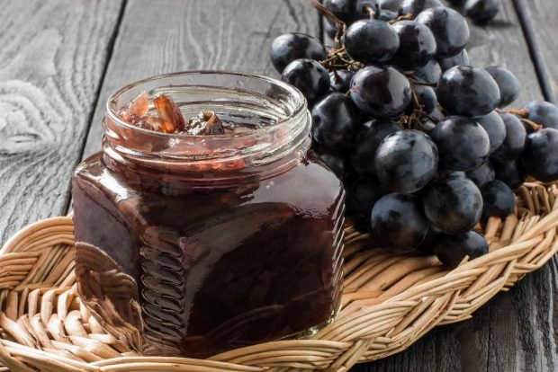 Seedless kishmish grape jam