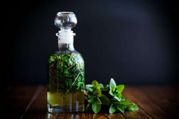 Mint syrup for winter 