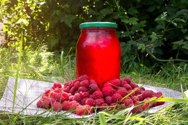 Raspberry compote for winter is a simple and delicious recipe, how to cook step by step