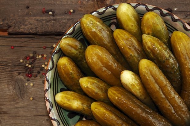 Pickled cucumbers without vinegar for the winter in jars