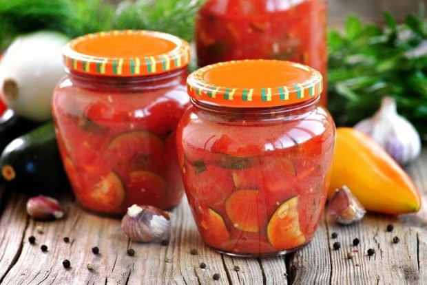 Zucchini in tomato juice for the winter 