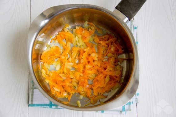 Green borscht with spinach and egg: photo of recipe preparation, step 2