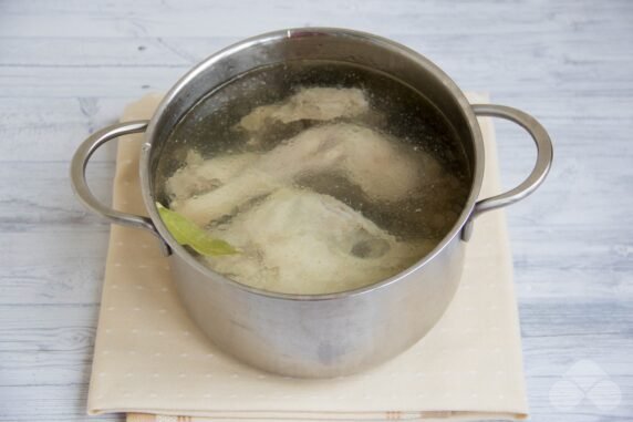 Chicken soup with dumplings: photo of recipe preparation, step 1