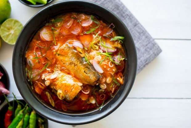 Canned herring with vegetables for winter