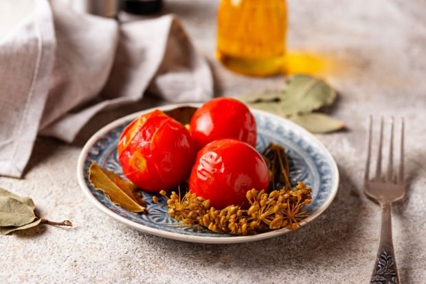 Tomatoes with grapes for winter