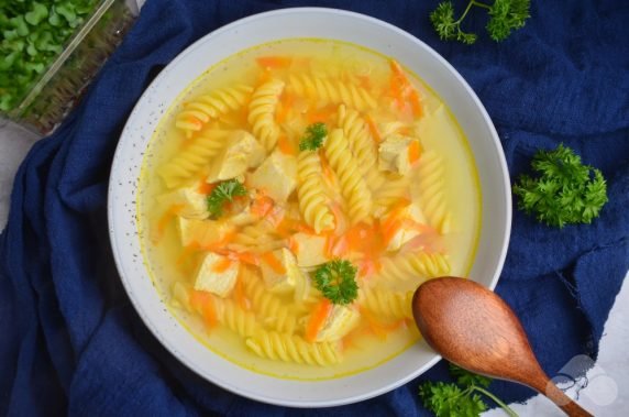 Light chicken broth with pasta : photo of recipe preparation, step 5