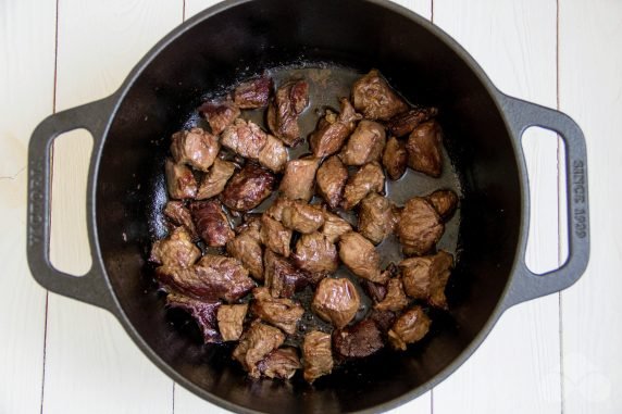 Classic lagman with beef, mushrooms and vegetables: photo of recipe preparation, step 2