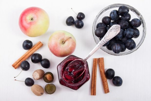 Jam made from apples and blackthorn is a simple and delicious recipe, how to cook step by step