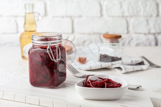 Beetroot and zucchini salad for winter