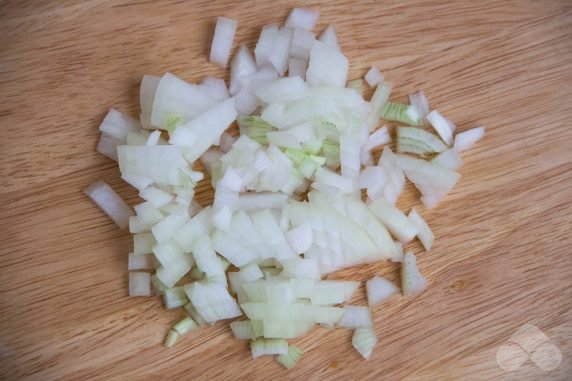 Milk soup with champignons and processed cheese: photo of recipe preparation, step 2