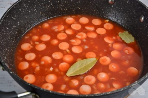 Homemade hodgepodge with chicken and sausages: photo of recipe preparation, step 6