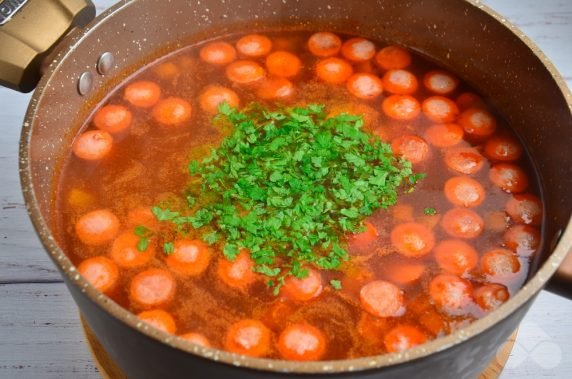 Solyanka with sausages and capers: photo of recipe preparation, step 5