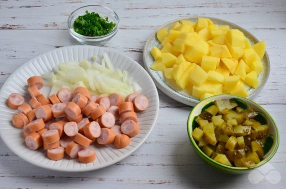 Solyanka with sausages and capers: photo of recipe preparation, step 1