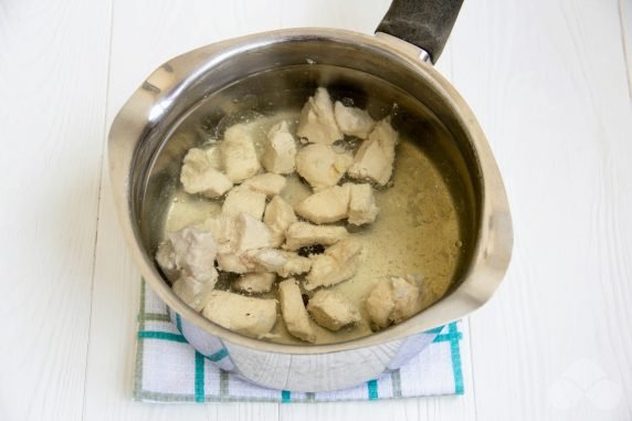 Chicken soup with broccoli and potatoes: photo of recipe preparation, step 1