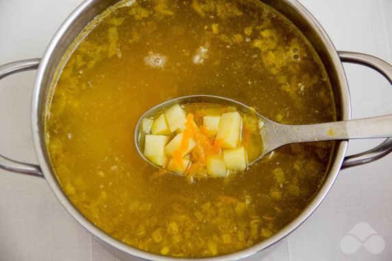 Fish soup with dumplings: photo of recipe preparation, step 5