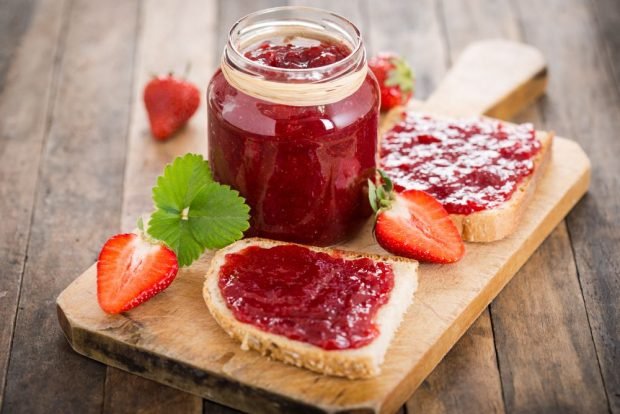 Strawberry jam 