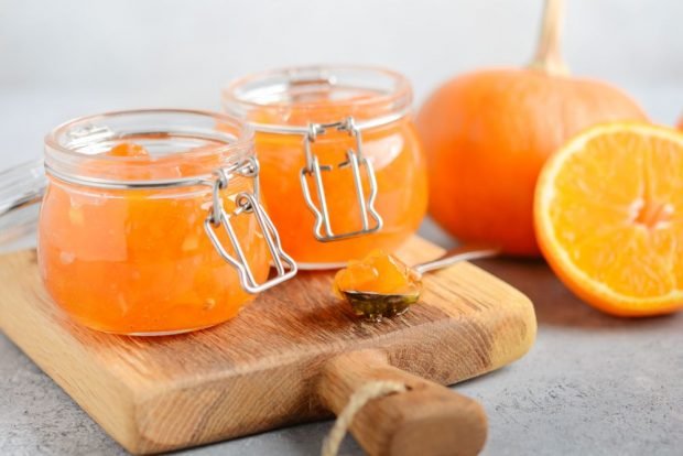Pumpkin jam with orange and lemon through a meat grinder