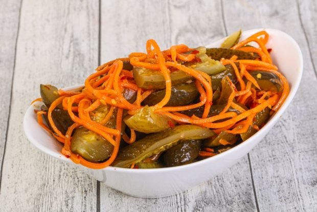 Korean cucumber salad with carrots for winter without sterilization