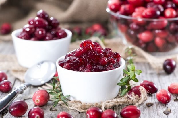 Cranberry jam without cooking