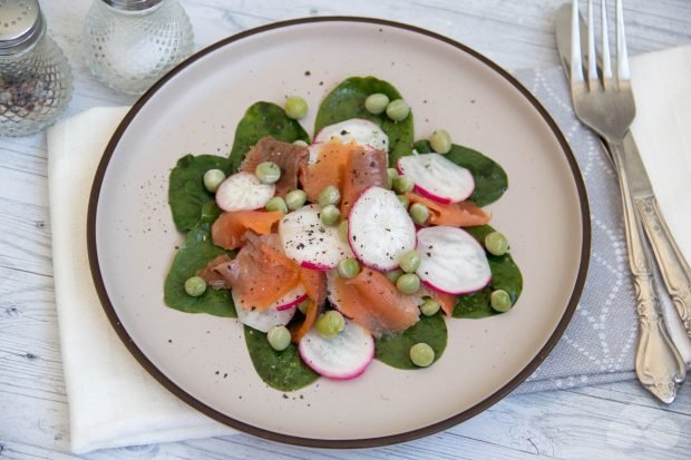 Salad with red fish, spinach, radish and green peas – a simple and delicious recipe with photos (step by step)