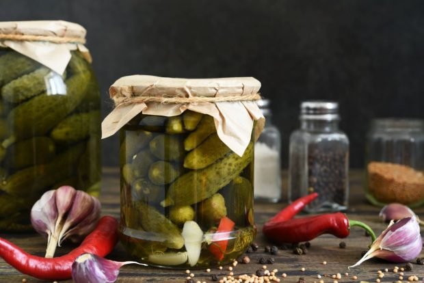 Spicy gherkins for winter