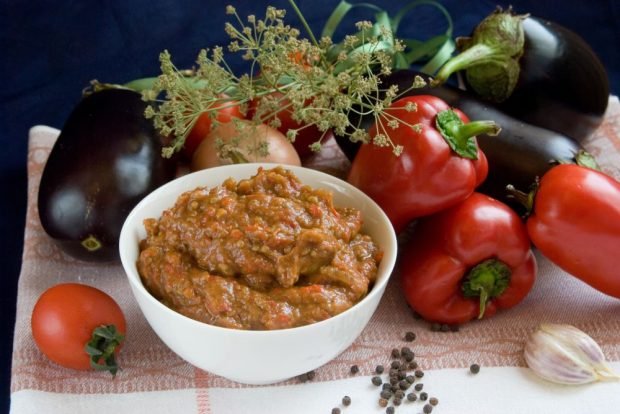 Eggplant caviar with tomatoes for the winter through a meat grinder 