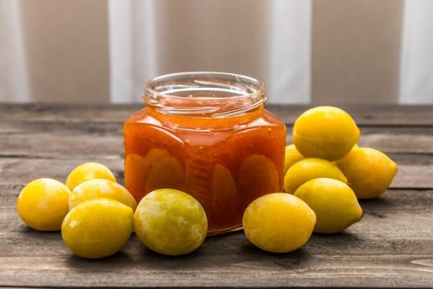 Yellow plum seedless jam