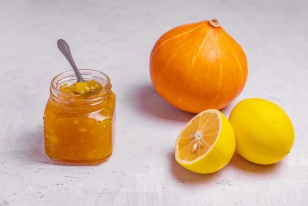 Pumpkin jam with lemon 