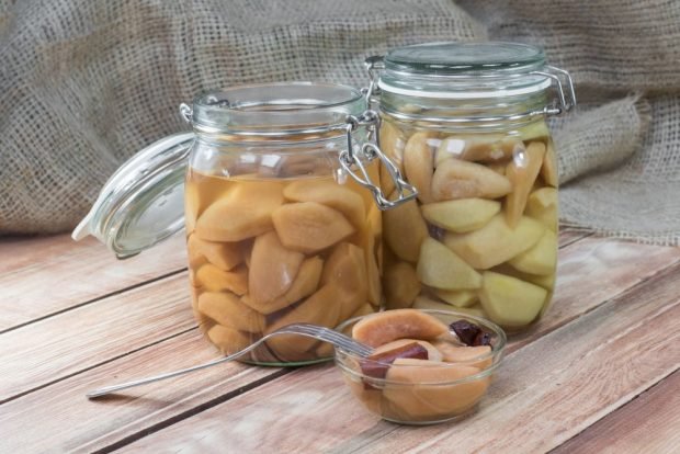 Canned pears for winter